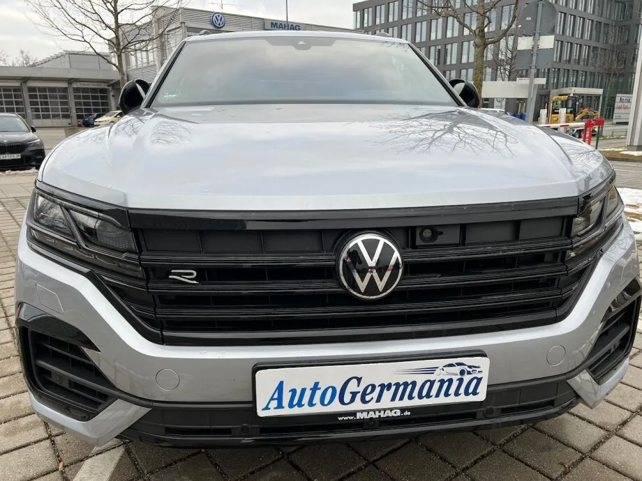 Volkswagen Touareg 3.0TSI e-Hybrid 381PS R-Line  Image 3